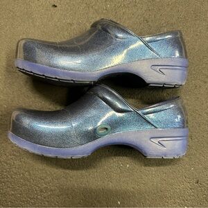 Anywear Women Slip on, anti slip Clogs Shoe size 8 comfort medical nursing blue